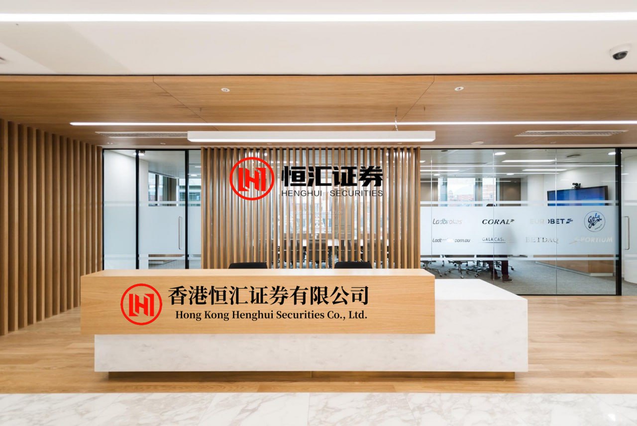 顶级配资 皇马新星挖走亚马尔女友，国家德比再添火药