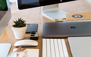 股票配资世界门户:配资天眼-市值蒸发5000亿美元后 特斯拉全面转型！马斯克豪赌机器人：五年内年产100万台